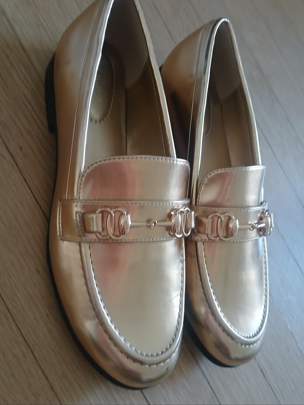 Bandolino Laly Metallic Gold Loafers Slip-On Almond Toe Polished Chain 8.5 Women - Picture 3 of 16